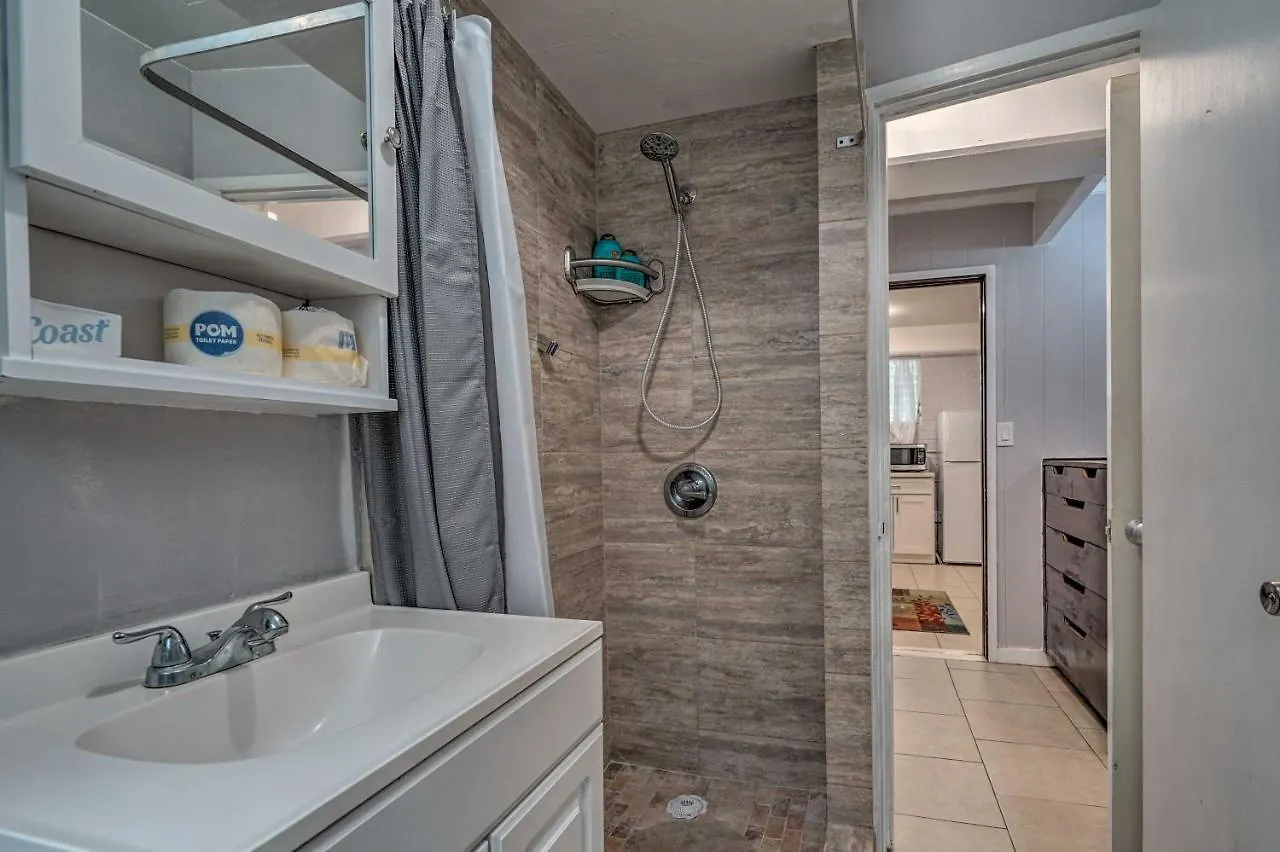 Sun-Filled Condo With Lanai Near Waikiki Beach! Honolulu 0*,  Stati Uniti